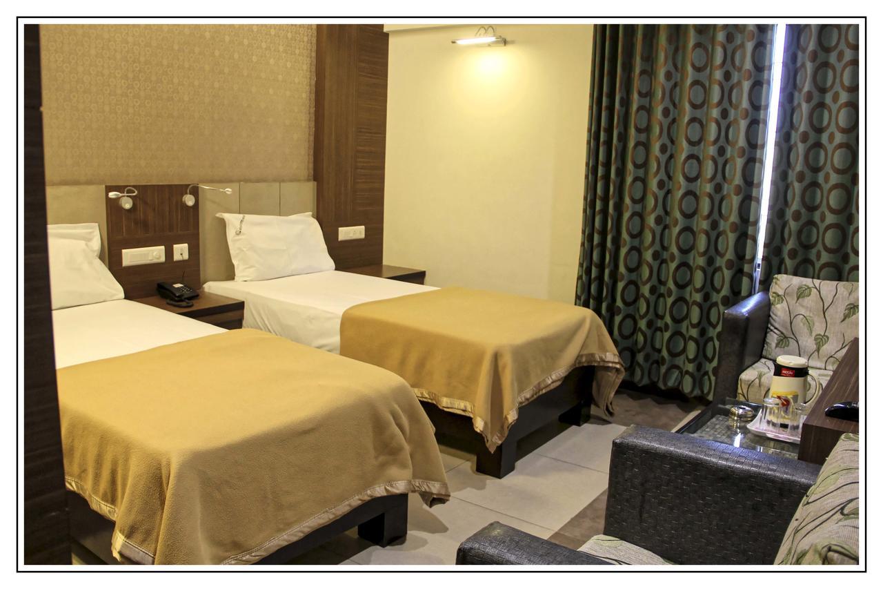 Hotel Prem Nivas Maduraj Zewnętrze zdjęcie